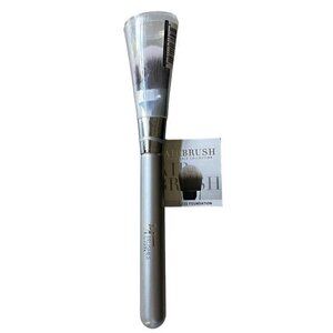IT Brushes for ULTA Airbrush Flawless Foundation Brush‎ #104 New in Case
